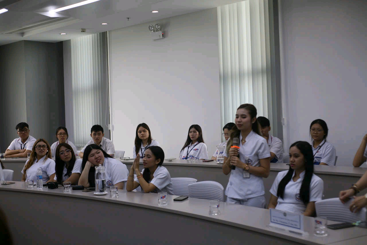 Academic exchange moment 3