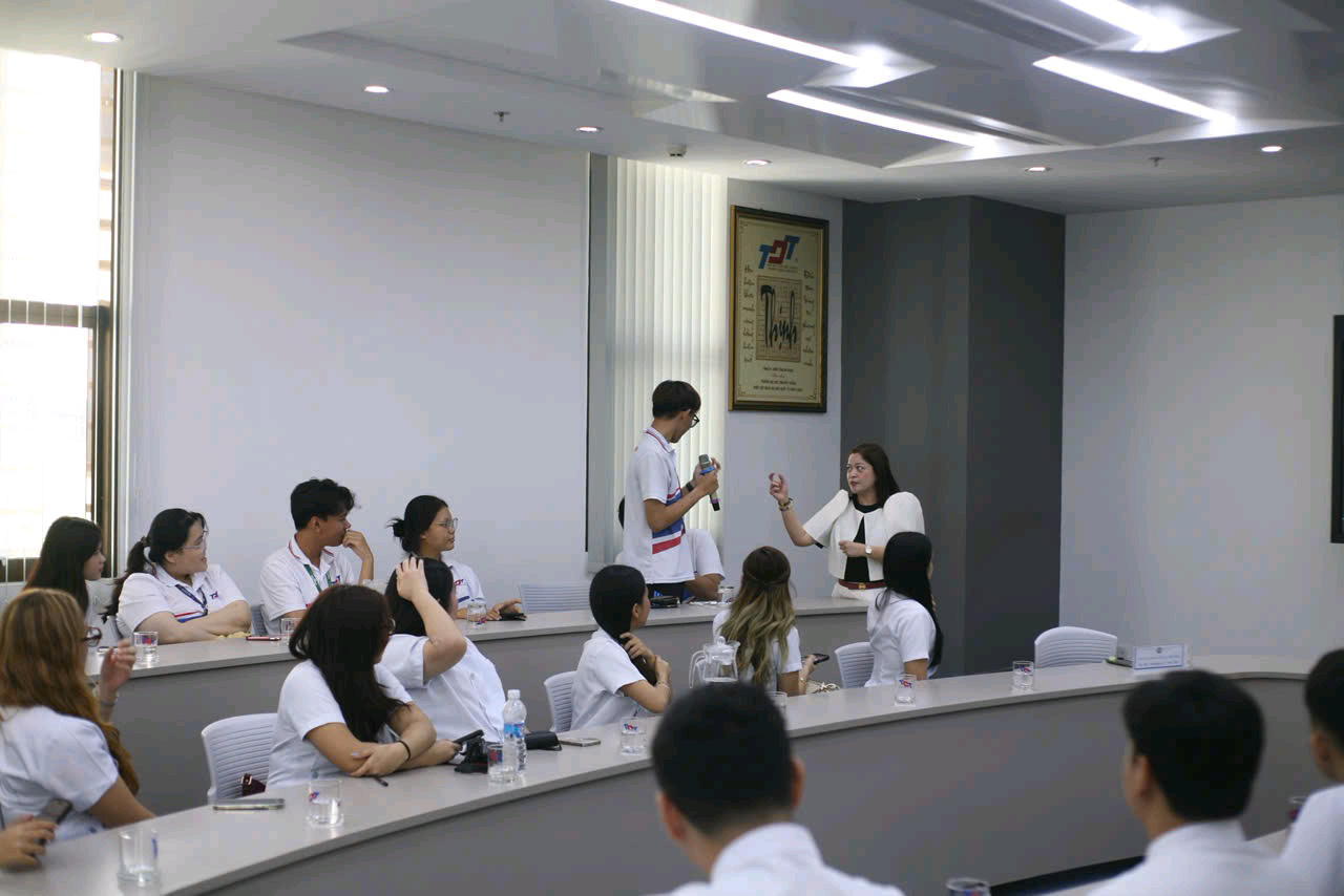 Academic exchange moment 4
