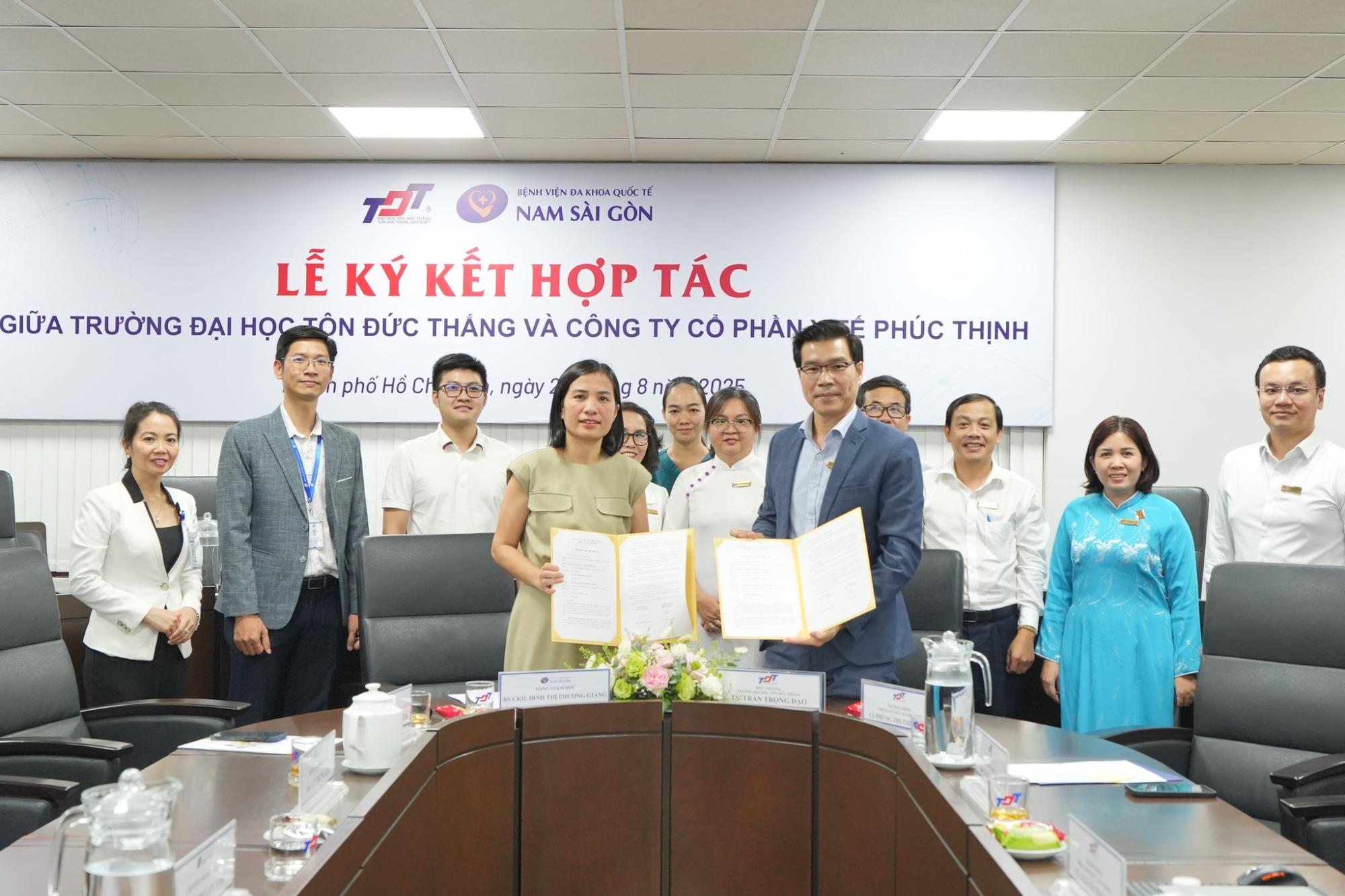 Lễ ký kết TDTU - Phúc Thịnh (1)