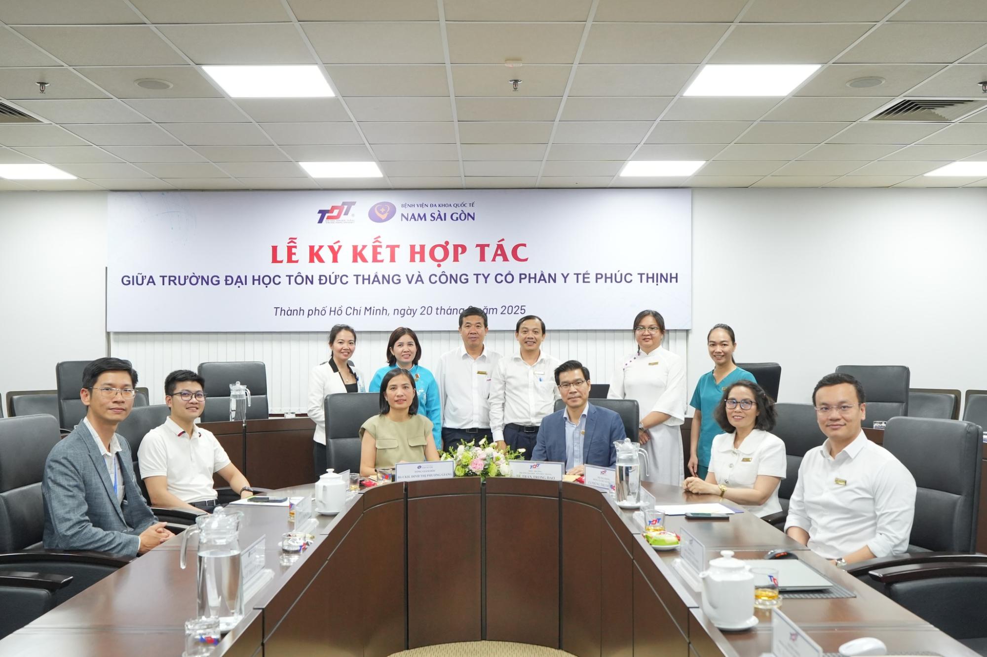 Lễ ký kết TDTU - Phúc Thịnh (5)