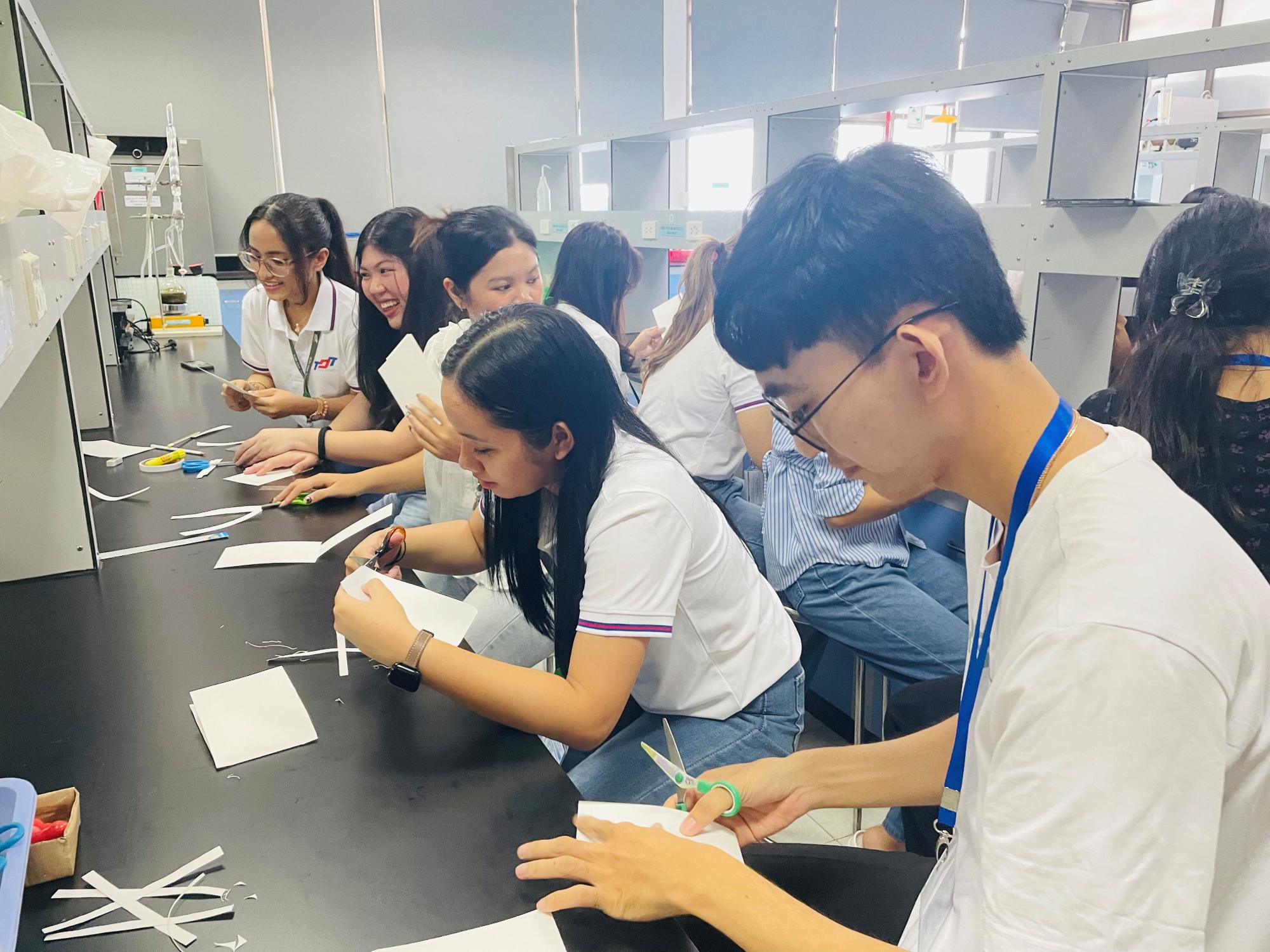 Các hoạt động trao đổi văn hóa (Cultural exchange)