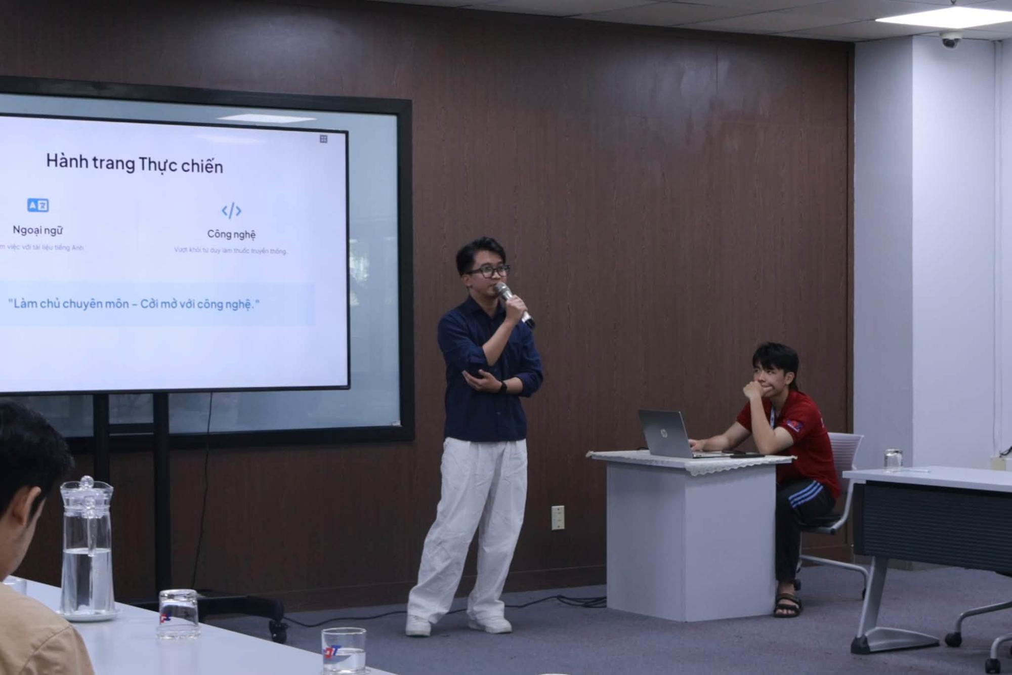 Không khí buổi gặp mặt và giao lưu