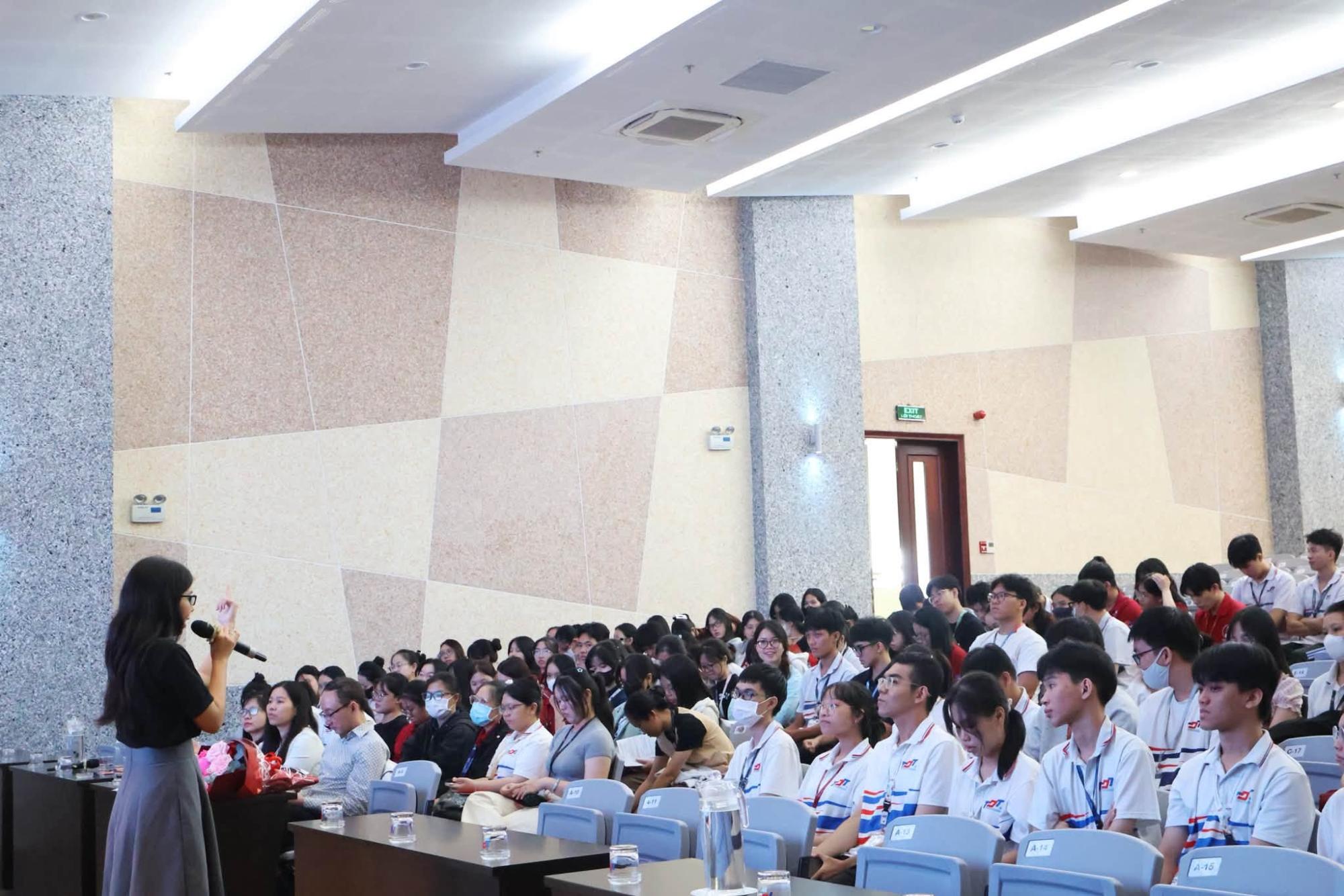 Students interacting with the speakers