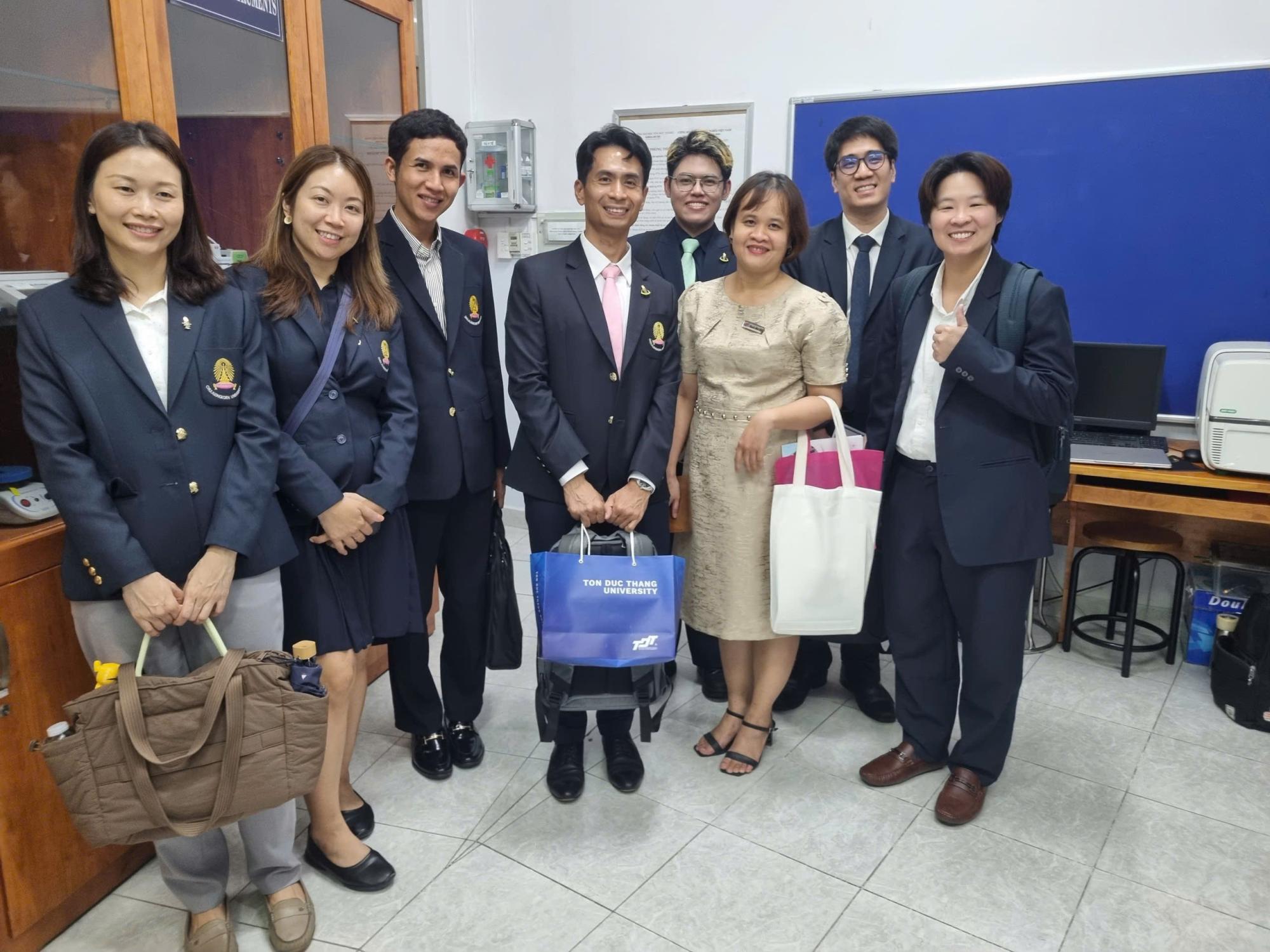 Academic meeting photo 10