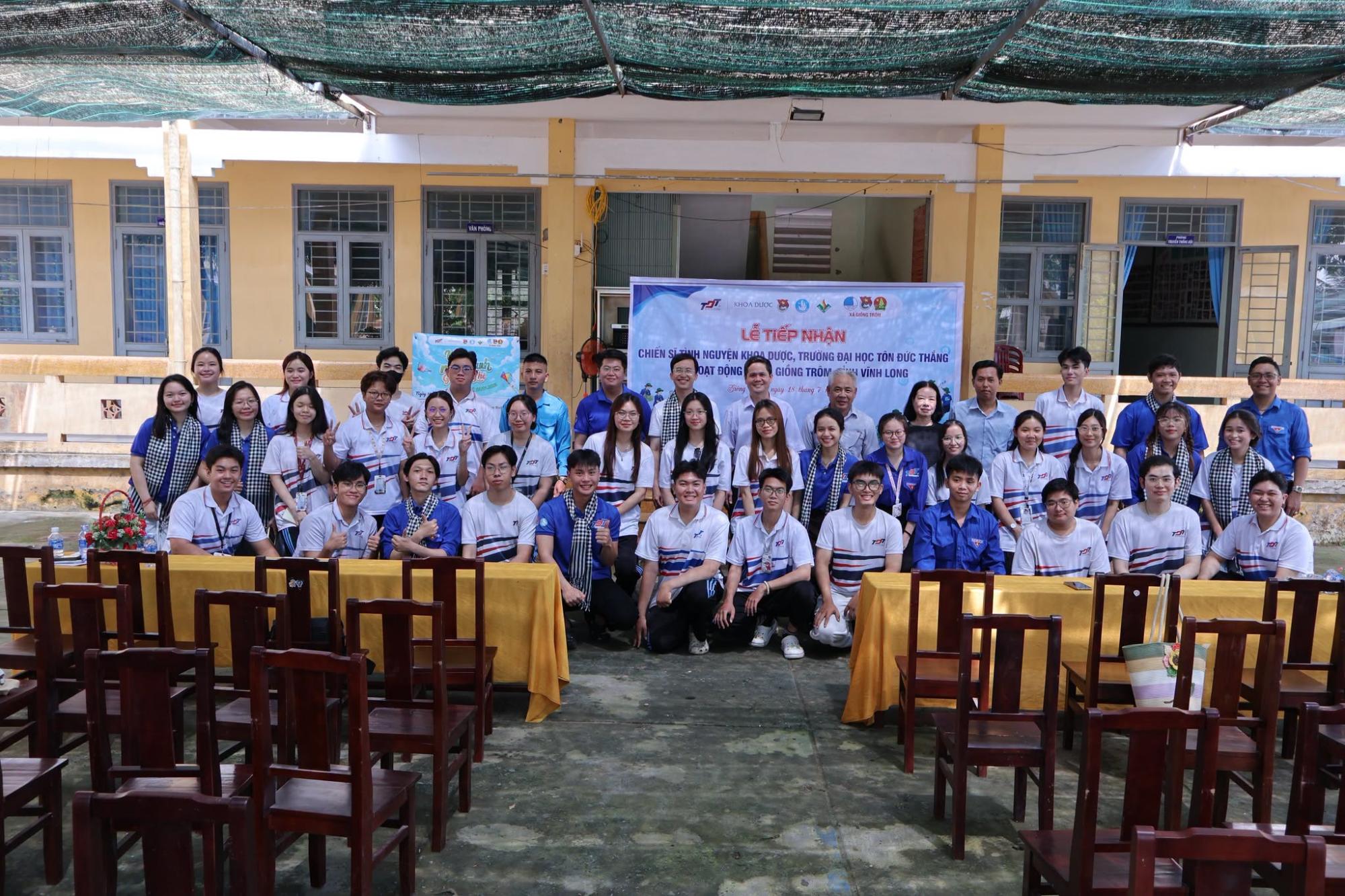 Lễ tiếp nhận chiến sĩ tình nguyện Khoa Dược TDTU