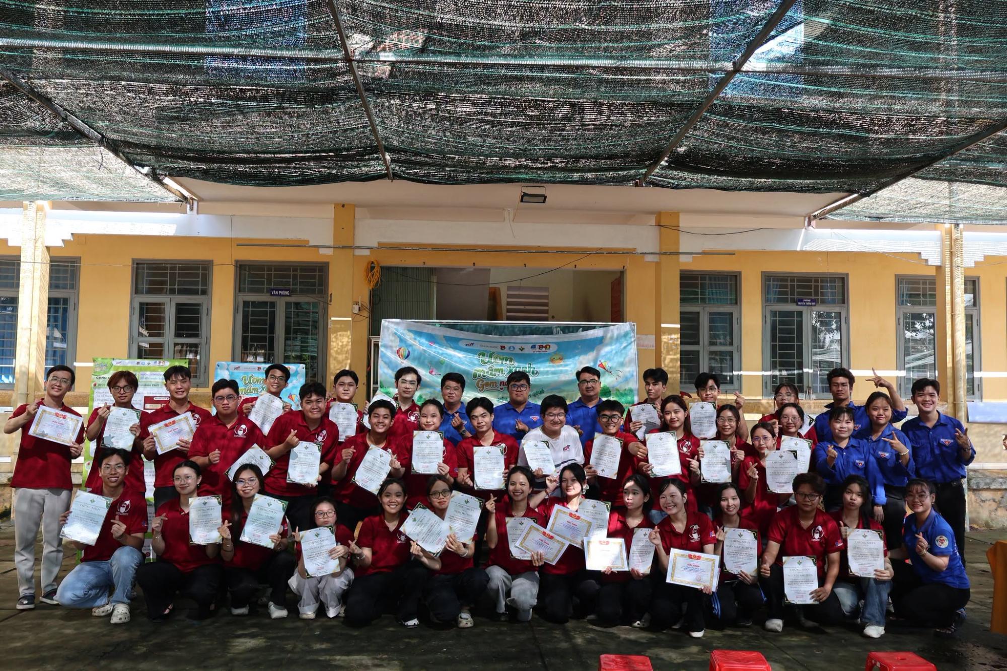 Tuyên dương Ban Chỉ huy và chiến sĩ Mặt trận tỉnh