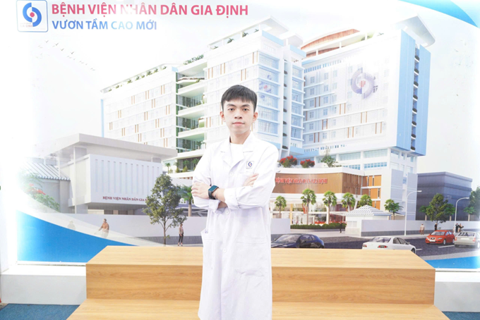 Hồ Nhật Tân