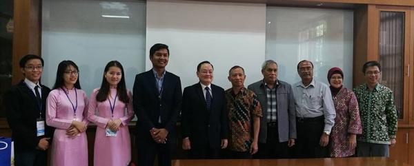 5.K%C3%BDMOUv%E1%BB%9BiKhoaD%C6%B0%E1%BB%A3cVi%E1%BB%87nc%C3%B4ngngh%E1%BB%87Bandung_0_0.jpg